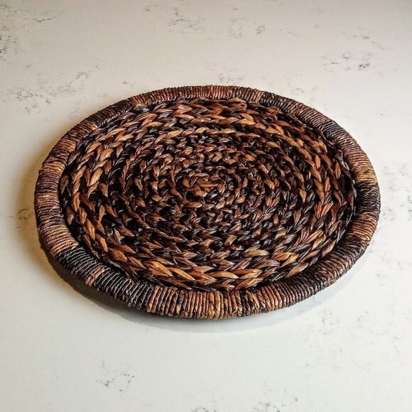 Large Round Woven Seagrass Charger Tray Platter - Picture 1 of 4
